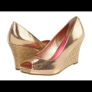 Lily Pulitzer Resort Chic Wedge in Gold NWT!